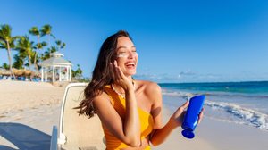 Cuidados simples ajudam a proteger a pele de queimaduras de sol (Imagem: fast-stock | Shutterstock)