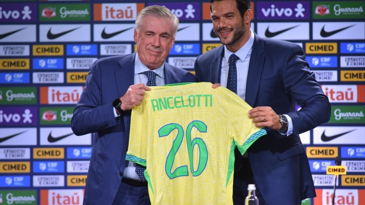 Quem é Carlo Ancelotti? Veja a carreira e os títulos do treinador da Seleção Brasileira