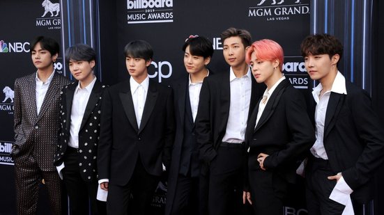 Os integrantes do BTS conquistaram fãs ao redor do mundo com música, dança e carisma (Imagem: Tinseltown | Shutterstock)