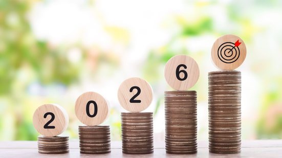 O planejamento financeiro é essencial para evitar dores de cabeça com o dinheiro em 2026 (Imagem: maybeiii | Shutterstock)