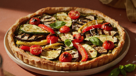 Quiche de abobrinha, berinjela e pimentão (Imagem: CulinaryCanvas | Shutterstock)