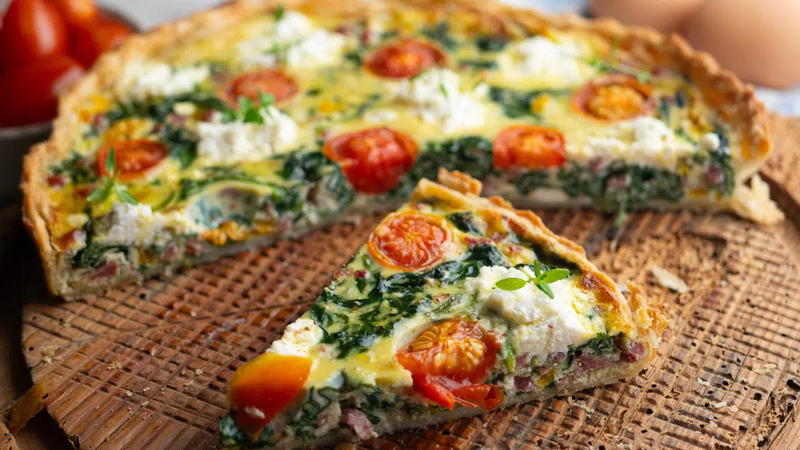 Quiche de espinafre com queijo feta: aprenda essa receita fácil para o jantar