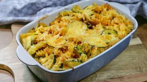 Macarrão de forno com legumes (Imagem: Maren Winter | Shutterstock)