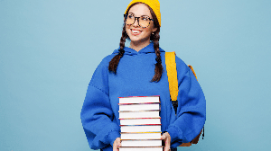 Saber o que priorizar na reta final dos estudos para o Enem pode fazer a diferença no desempenho do candidato (Imagem: ViDI Studio | Shutterstock)