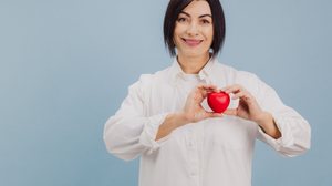Baixas temperaturas aumentam a pressão arterial e exigem mais esforço do coração (Imagem: Anatoliy Cherkas | Shutterstock)