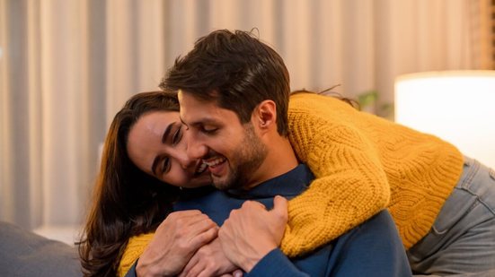 2026 traz uma combinação energética favorável ao amor (Imagem: creveleo | Shutterstock)