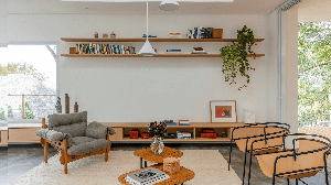 Iluminação, móveis e integração de ambientes podem renovar a sua sala de estar (Projeto: Rawi Arquitetura + Design  | Imagem: Rafael Renzo)