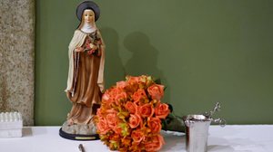 A Novena das Rosas ajuda a alcançar uma graça (Imagem: Sidney de Almeida | Shutterstock)