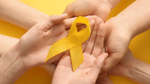 Nódulos persistentes ou aumento progressivo de volume podem ser sinais de alerta para o sarcoma (Imagem: Pixel-Shot | Shutterstock)