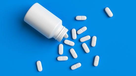 Vitaminas e suplementos podem ajudar a manter a saúde vascular (Imagem: Michaelvbg | Shutterstock)