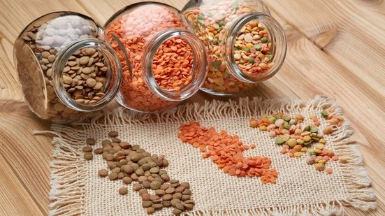 Dieta baseada em vegetais pode incluir alimentos ricos em proteína (Imagem: Dmitry Melnikov | Shutterstock)