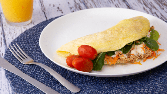 Crepioca recheada com frango  (Imagem: Best Food Photos | Shutterstock)