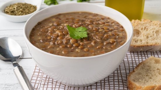 Sopa de lentilha (Imagem: Odu Mazza | Shutterstock)