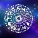 Os amuletos podem fortalecer qualidades pessoais e equilibrar as energias (Imagem: New Africa | Shutterstock)