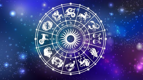 Os amuletos podem fortalecer qualidades pessoais e equilibrar as energias (Imagem: New Africa | Shutterstock)