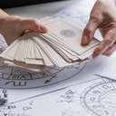 Será um dia  de novos começos, aprendizados e ajustes emocionais importantes (Imagem: Shyntartanya | Shutterstock)