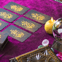 O tarot traz para esta terça-feira uma energia de decisões, mudanças de perspectiva e crescimento (Imagem: T.Den_Team | Shutterstock)