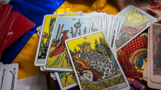 O dia favorecerá crescimento, novas ideias e decisões que poderão mudar rumos importantes (Imagem: Yana Yamlih | Shutterstock)