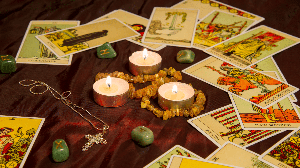 O sábado trará oportunidades de crescimento, reconciliações e aprendizados (Imagem: Astrologer | Shutterstock)