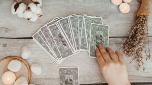 O dia pedirá maturidade emocional e clareza nas escolhas (Imagem: Anna Markina | Shutterstock)