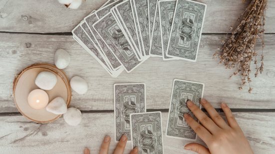 O dia pedirá adaptação, cautela com excessos emocionais e mais consciência diante das mudanças e decisões (Imagem: Anna Markina | Shutterstock)