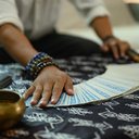 Esta terça-feira favorecerá quem conseguir agir com maturidade sem ignorar os próprios sentimentos (Imagem: Prathankarnpap | Shutterstock)