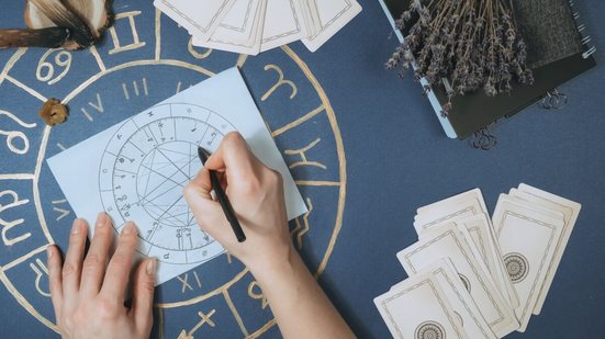 O tarot indica que será uma semana de transformações rápidas (Imagem: Shyntartanya |  Shutterstock)