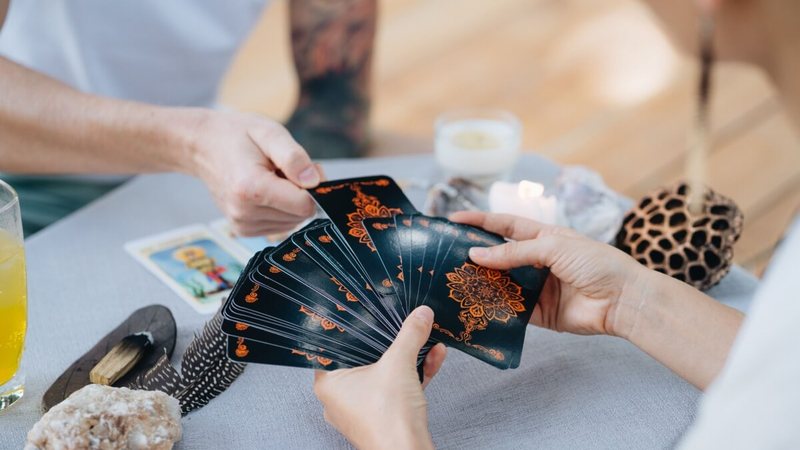 Tarot semanal: previsão para os signos de 08 a 14 de junho de 2026