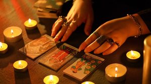 As cartas do Tarot revelam uma semana leve e de esperança para os signos do zodíaco (Imagem: Mehaniq | Shutterstock)