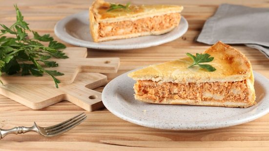 Torta de frango com massa de iogurte (Imagem: Cintia Ynoue | Shutterstock)