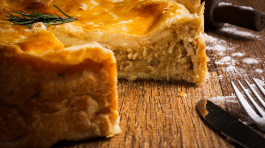 Torta proteica com frango cremoso para o lanche da tarde (Imagem: Alan Camargo Fotografia | Shutterstock)