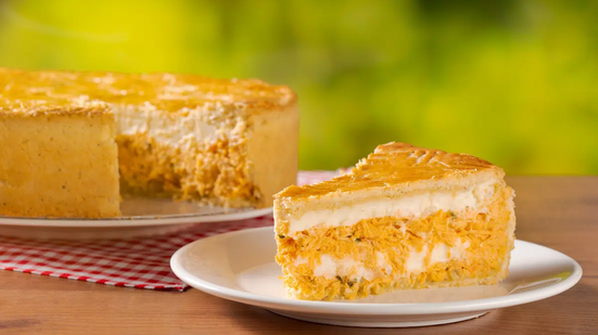 Torta proteica de frango com requeijão (Imagem: Andre Polvani | Shutterstock)