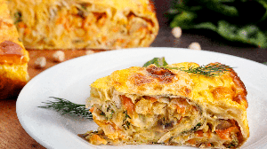 Torta de grão-de-bico com legumes (Imagem: Zulkarnieiev Denis | Shutterstock)