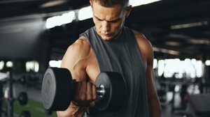 Resultados visíveis no corpo não surgem de um único esforço, mas da soma de hábitos bem alinhados (Imagem: Davidovici | Shutterstock)