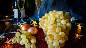 A uva verde pode ser uma excelente aliada para a saúde durante as festas de fim de ano (Imagem: Miguel AF | Shutterstock)