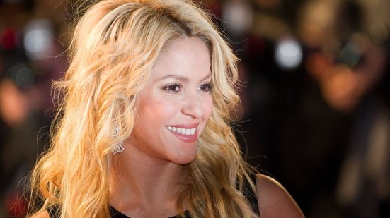 Público se prepara para receber Shakira em Copacabana em mais um momento histórico (Imagem: Frederic Legrand - COMEO | Shutterstock)