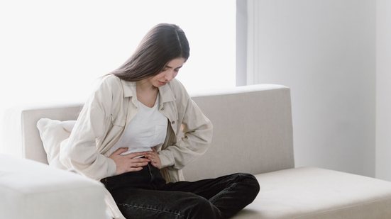 A pancreatite é uma doença que causa a inflamação do pâncreas e pode variar de quadros leves a graves (Imagem: brizmaker | Shutterstock)
