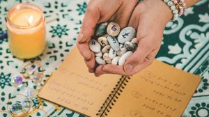 Os últimos dias de outubro serão marcados por encerramentos e recomeços (Imagem: Tatevosian Yana | Shutterstock)