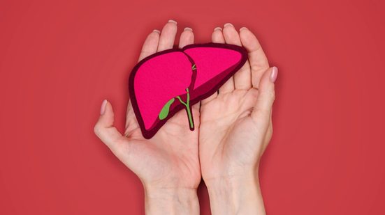 O cuidado com a alimentação é essencial para o tratamento da gordura no fígado (Imagem: Ekaterina Markelova | Shutterstock)