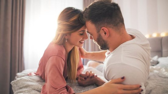 A numerologia é uma grande aliada das relações amorosas (Imagem: Jelena Zelen | Shutterstock)