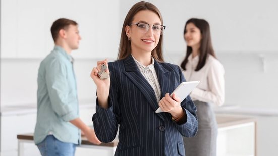 As mulheres estão cada vez mais presentes no mercado imobiliário (Imagem: Pixel-Shot | Shutterstock)