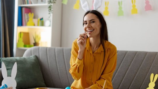 Equilibrar o consumo de chocolate durante a Páscoa é essencial para a saúde (Imagem:  AYO Production | Shutterstock)