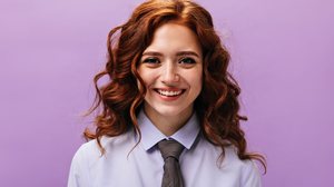 O cabelo ruivo, para se manter saudável, precisa de cuidados especiais (Imagem: Look Studio | Shutterstock)