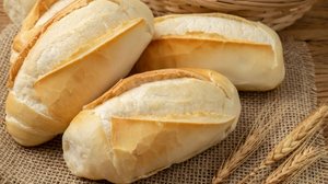 O pão francês é um alimento bastante popular no dia a dia do brasileiro (Imagem: Odu Mazza | Shutterstock)