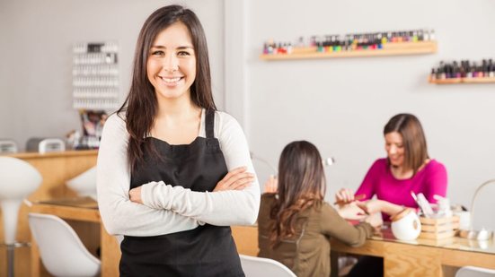 O comportamento das clientes também deve mudar em 2026, exigindo mais das profissionais (Imagem: antoniodiaz | Shutterstock)