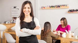 O comportamento das clientes também deve mudar em 2026, exigindo mais das profissionais (Imagem: antoniodiaz | Shutterstock)