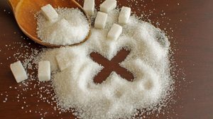 O açúcar pode prejudicar a saúde de diversas formas (Imagem: photohasan | Shutterstock)