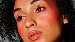 A folia promete muita cor, brilho e espaço para a estética maximalista (Imagem: LightField Studios | Shutterstock)