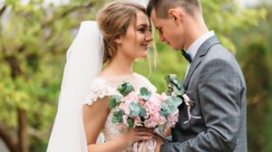 A numerologia pode te ajudar a escolher a melhor data para se casar (Imagem: Nadiia Zhupanik | Shutterstock)