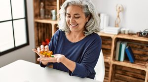 O uso correto dos antibióticos previne o surgimento das superbactérias (Imagem: Krakenimages.com | Shutterstock)